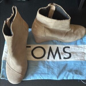 Toms Women's Beige Ankle Booties